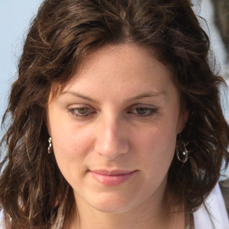 Astrid Magnusson, Chief Financial Analyst at DataDevSpark